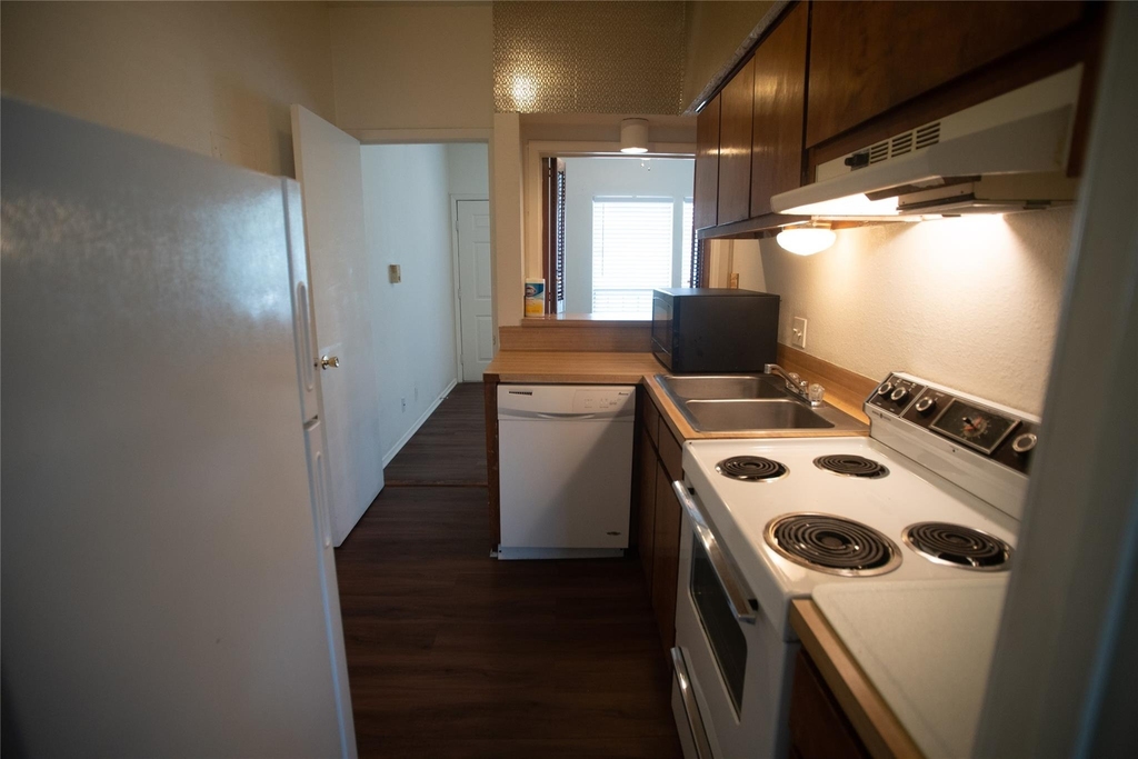 3000 Guadalupe St - Photo 4