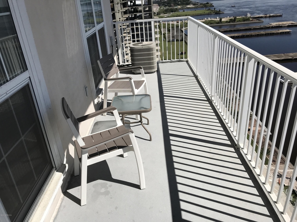 400 E Bay Street E - Photo 56