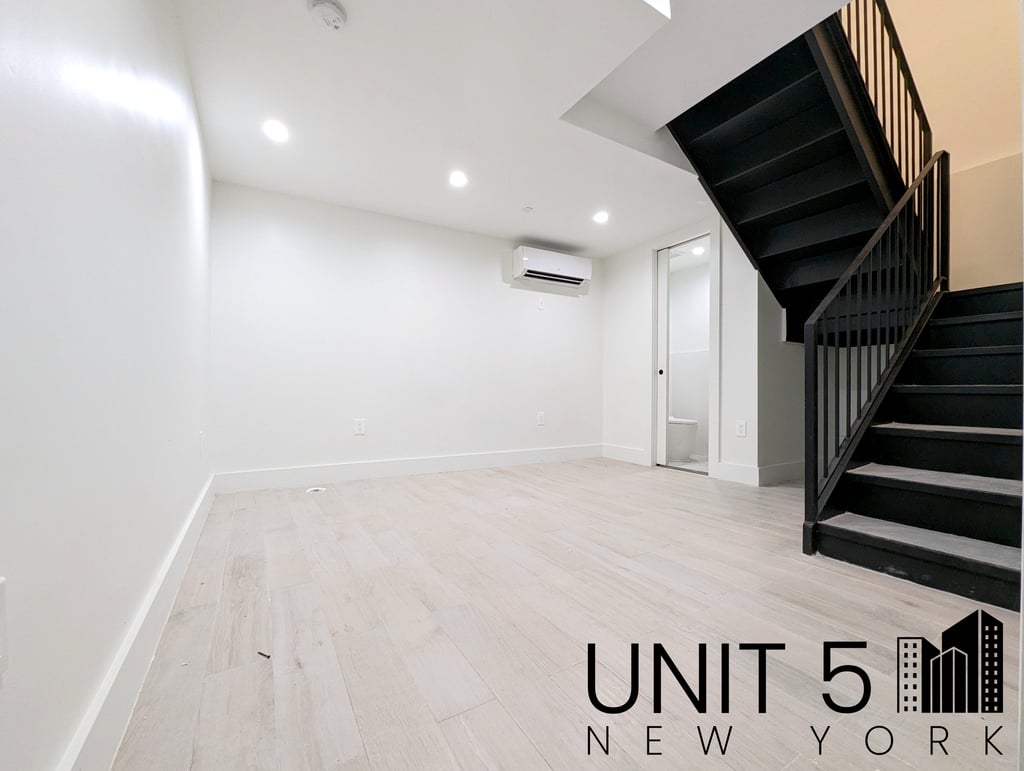 255 Clarkson Avenue - Photo 6