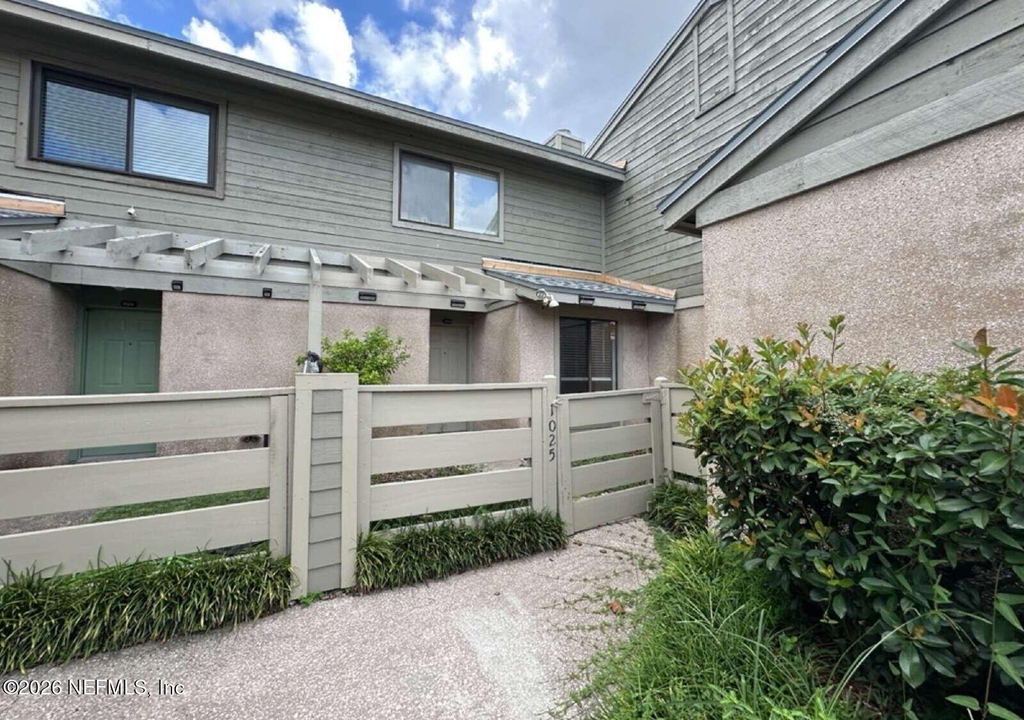 7701 Baymeadows Circle W - Photo 4