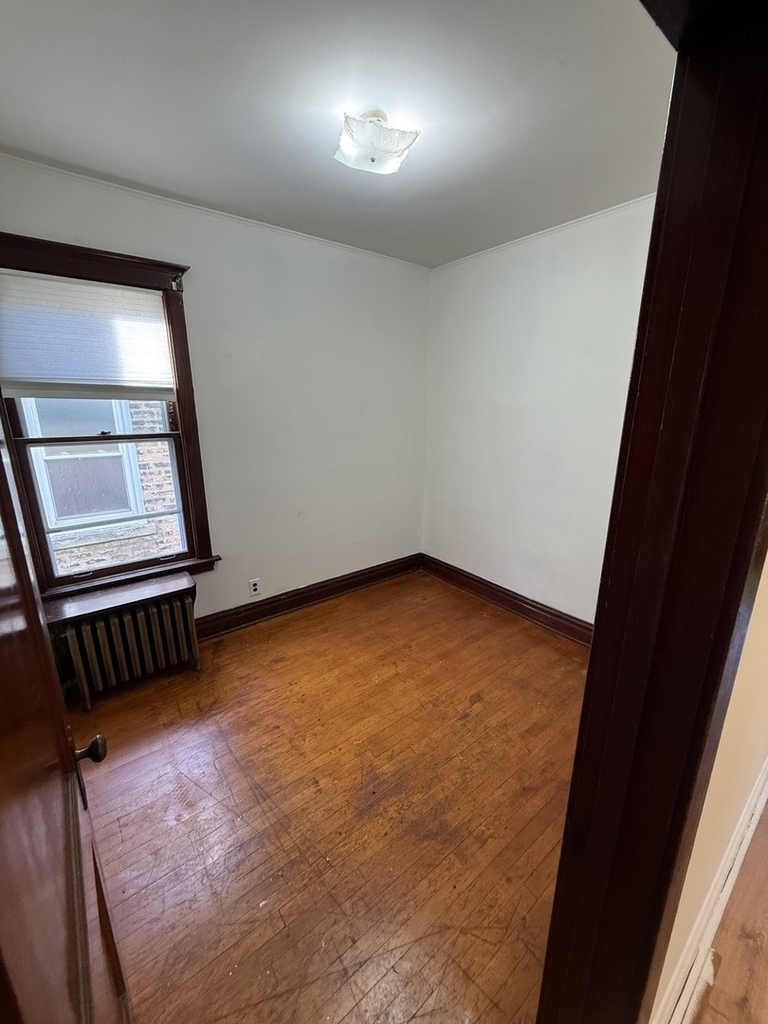 2448 W Gunnison Street - Photo 18