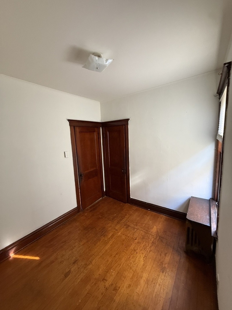 2448 W Gunnison Street - Photo 11