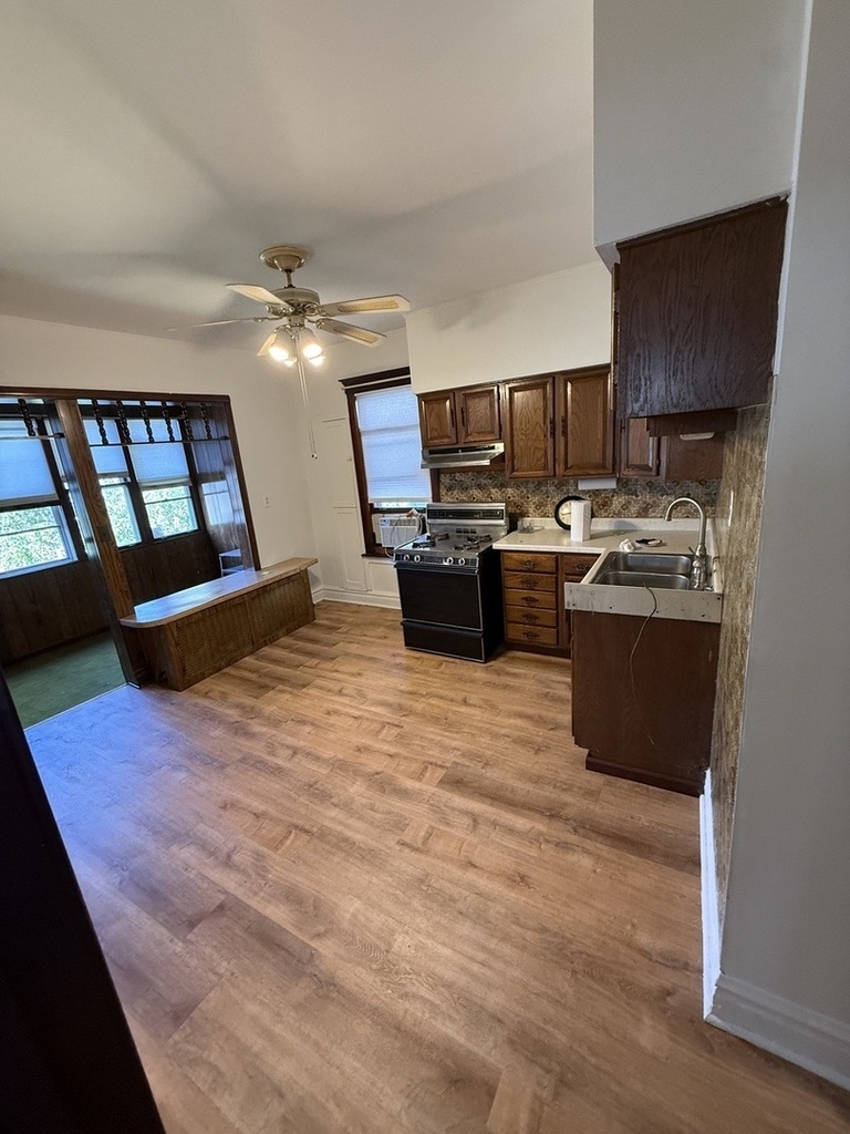 2448 W Gunnison Street - Photo 14