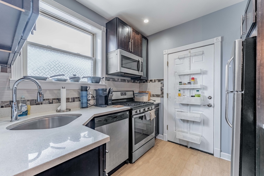 5717 N Kimball Avenue - Photo 6