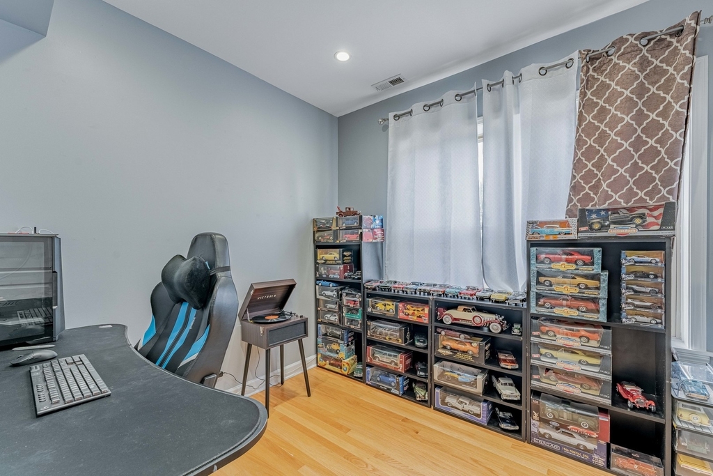 5717 N Kimball Avenue - Photo 8