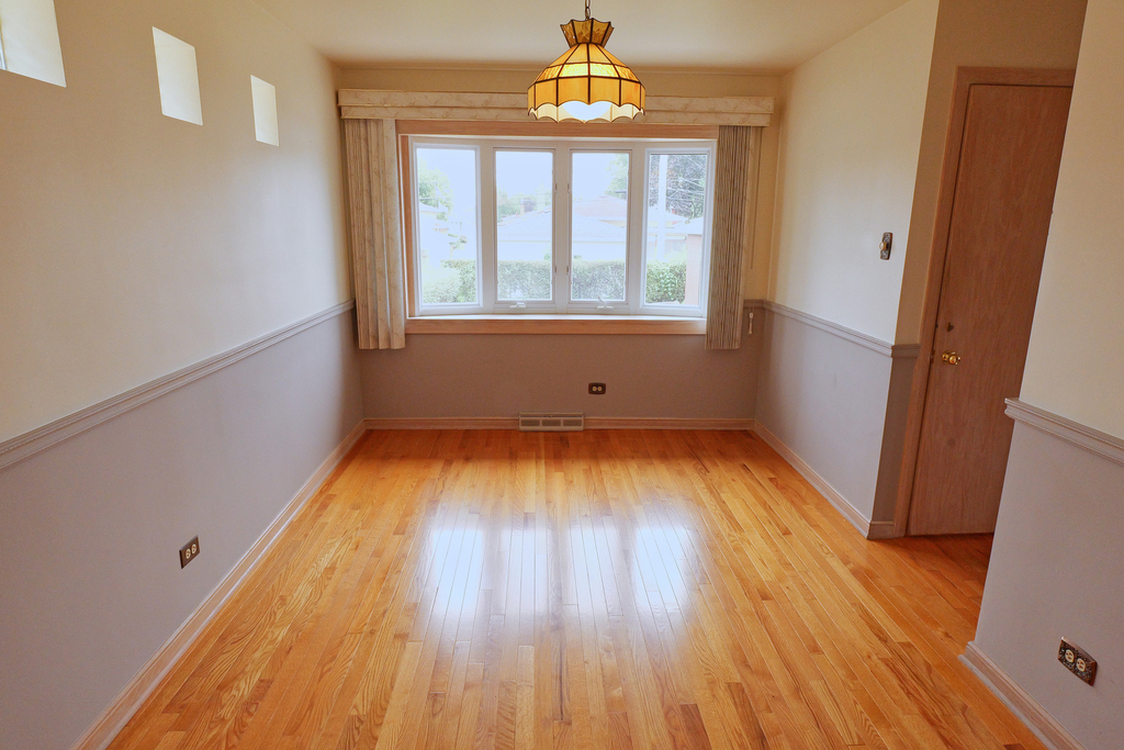 4537 W 100th Place - Photo 4