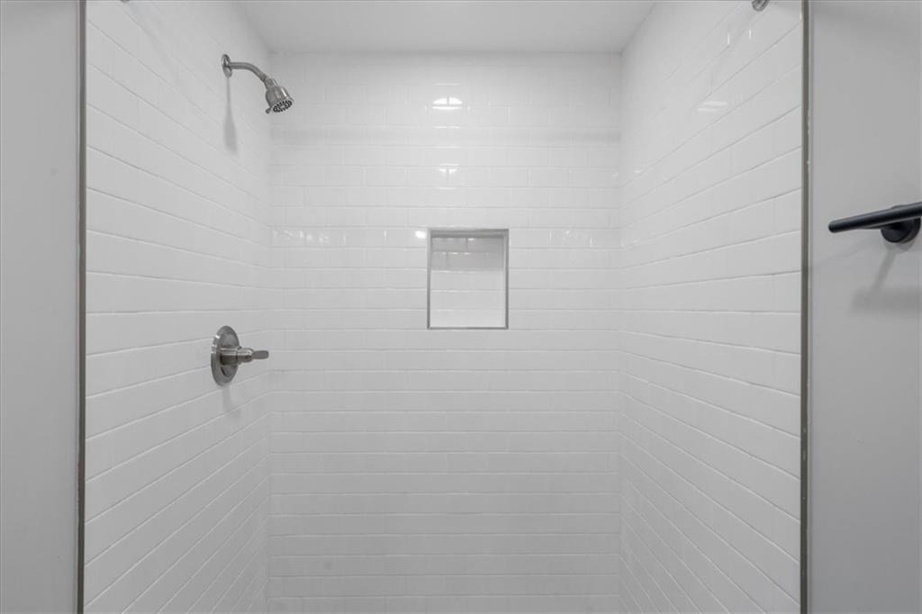 5399 Northland Drive Ne - Photo 8