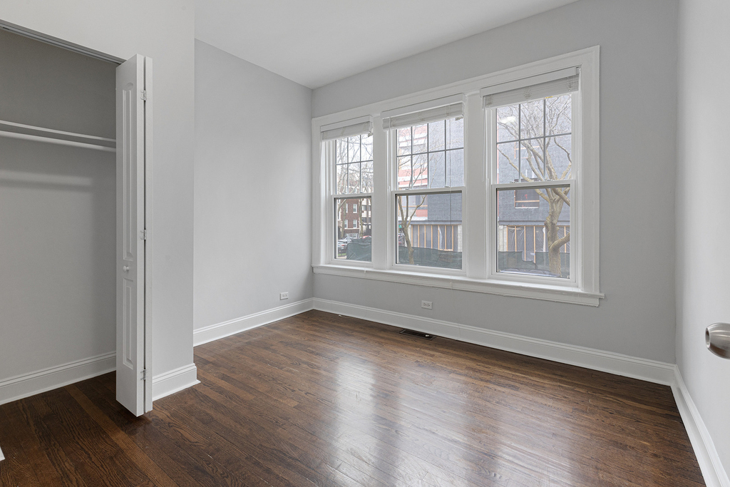 1100 W Glenlake Avenue - Photo 6
