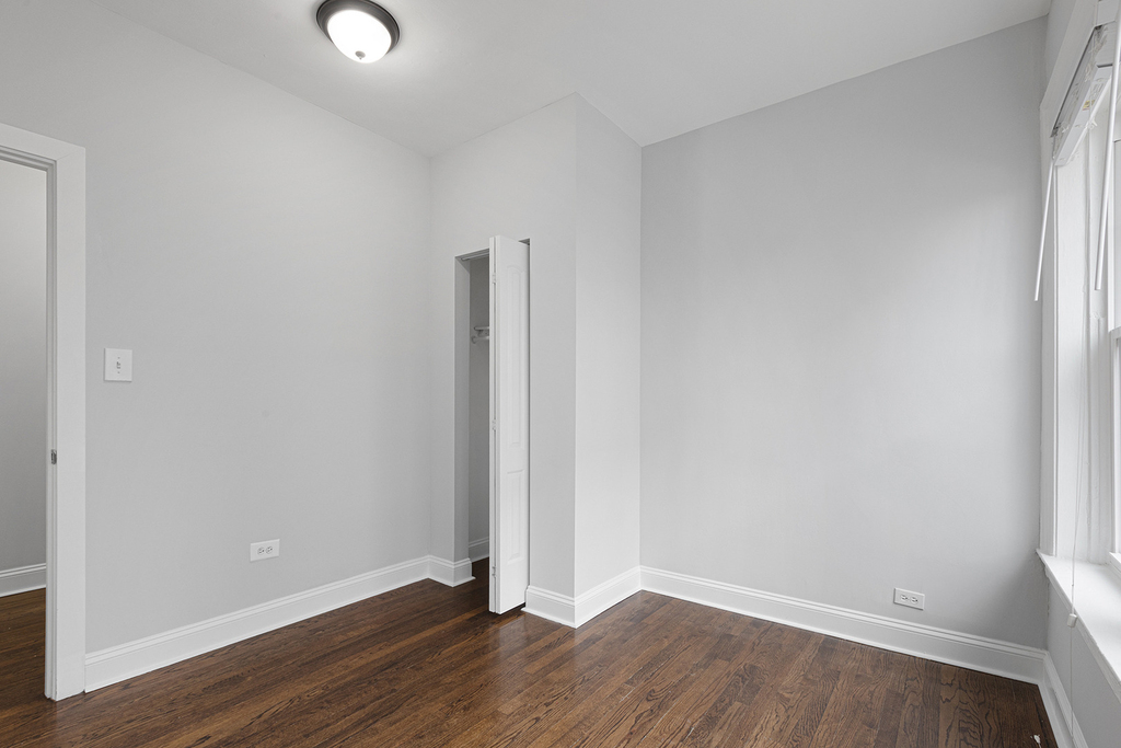 1100 W Glenlake Avenue - Photo 9