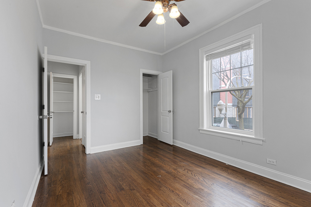 1100 W Glenlake Avenue - Photo 10