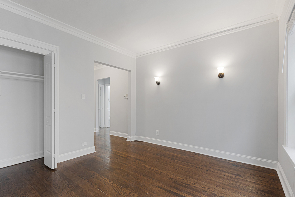 1100 W Glenlake Avenue - Photo 7