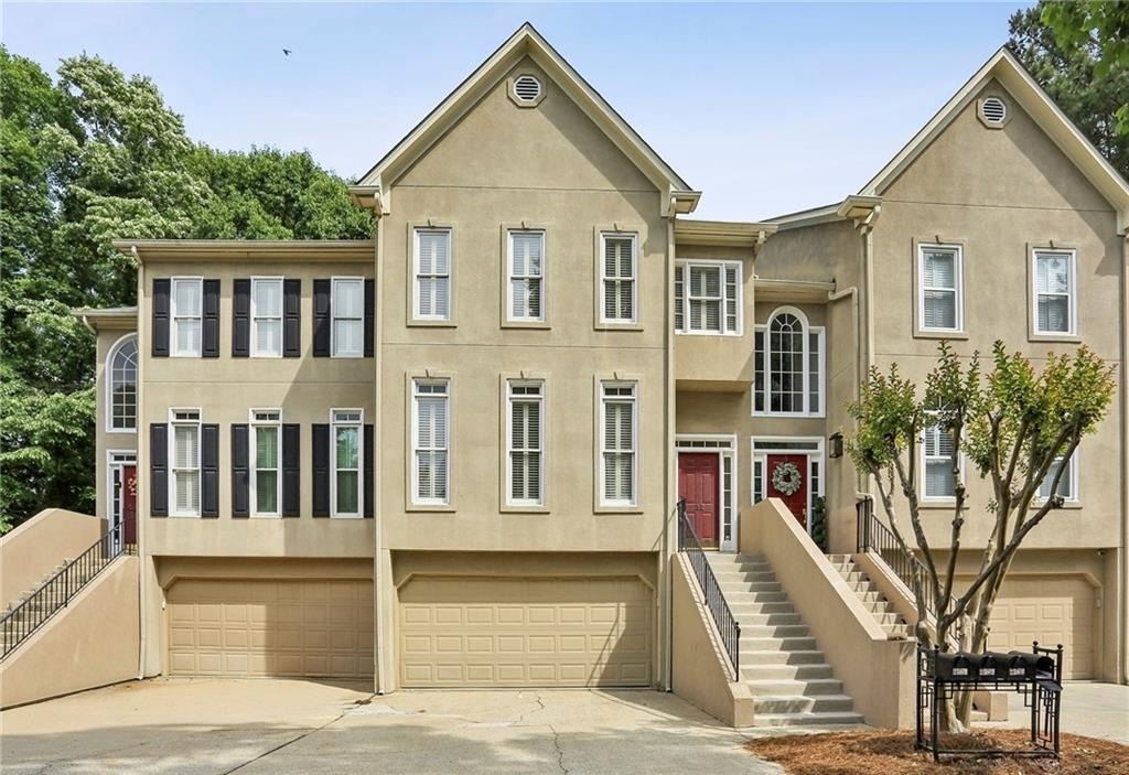2562 Oakwood Trace - Photo 0