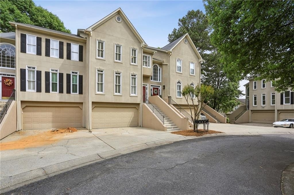 2562 Oakwood Trace - Photo 2