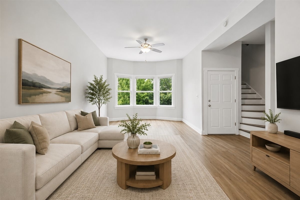 2909 N Ridgeway Avenue - Photo 1