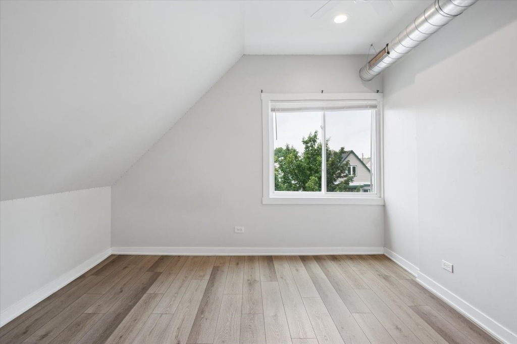 2909 N Ridgeway Avenue - Photo 10