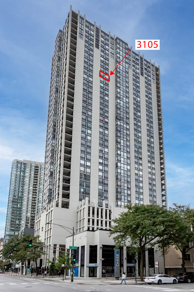 1122 N Clark Street - Photo 1