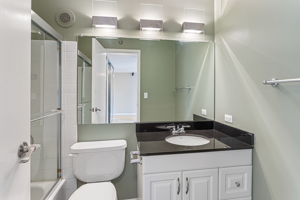 1122 N Clark Street - Photo 9