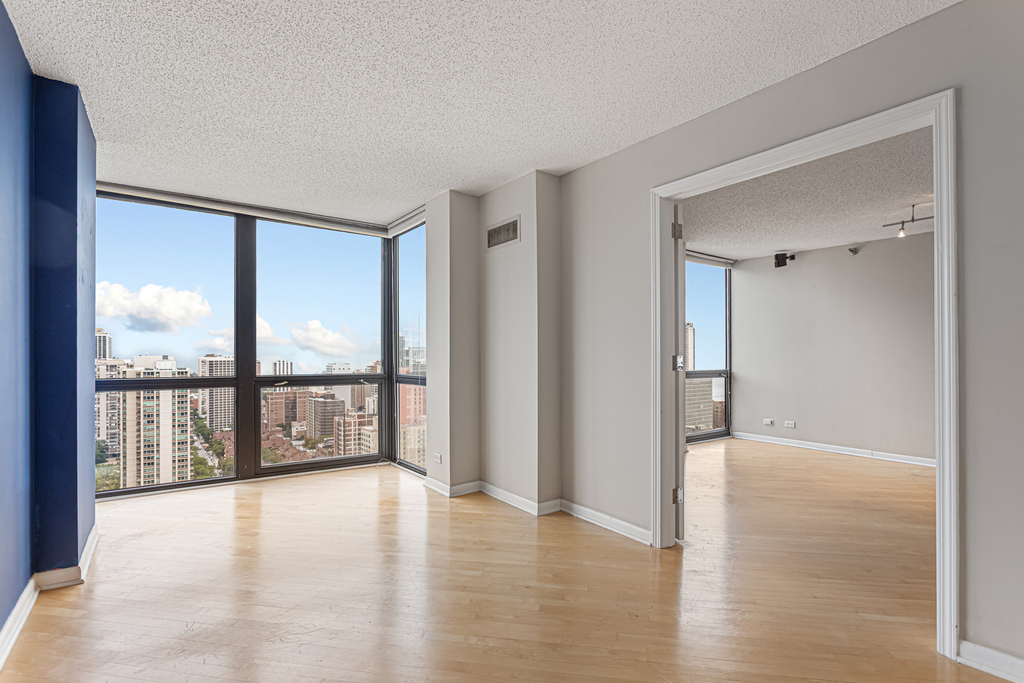 1122 N Clark Street - Photo 6