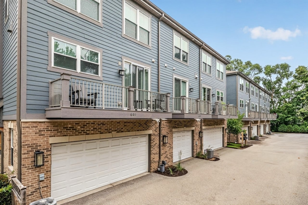 601 Broadway Street - Photo 3