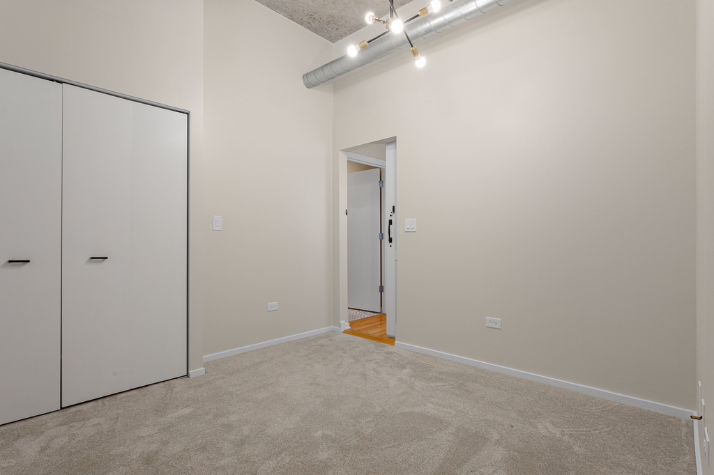 933 W Van Buren Street - Photo 16