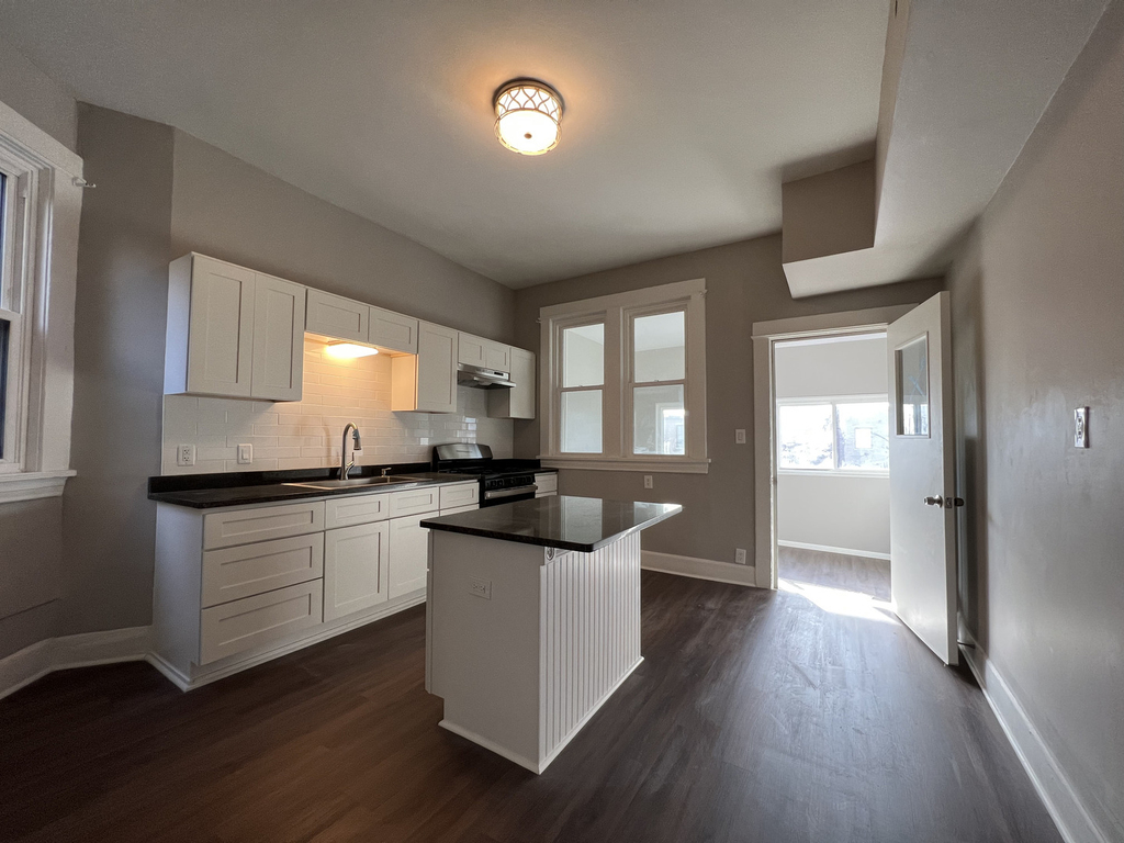 3252 S Princeton Avenue - Photo 8