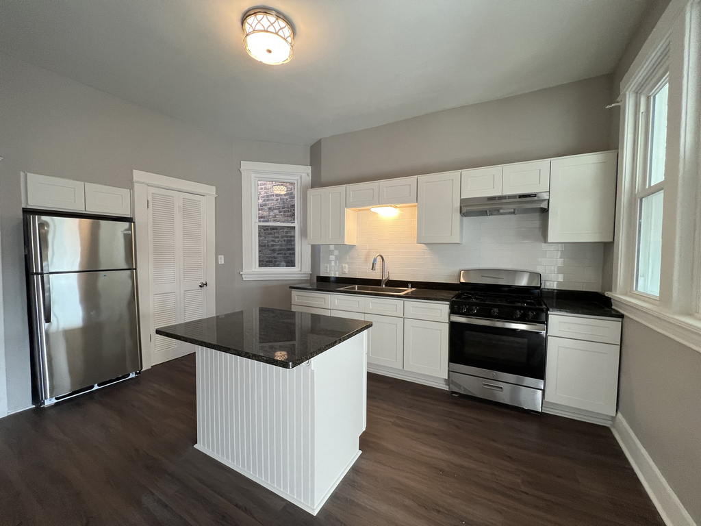 3252 S Princeton Avenue - Photo 5