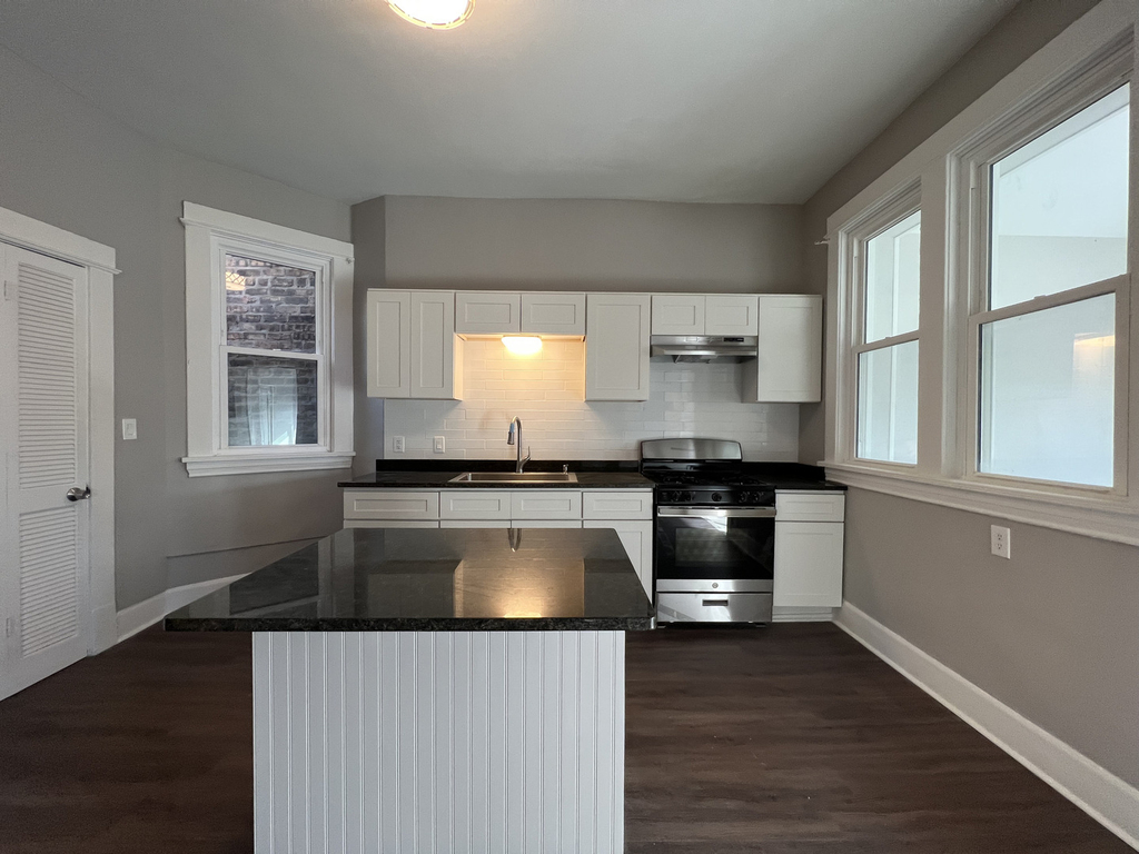 3252 S Princeton Avenue - Photo 6