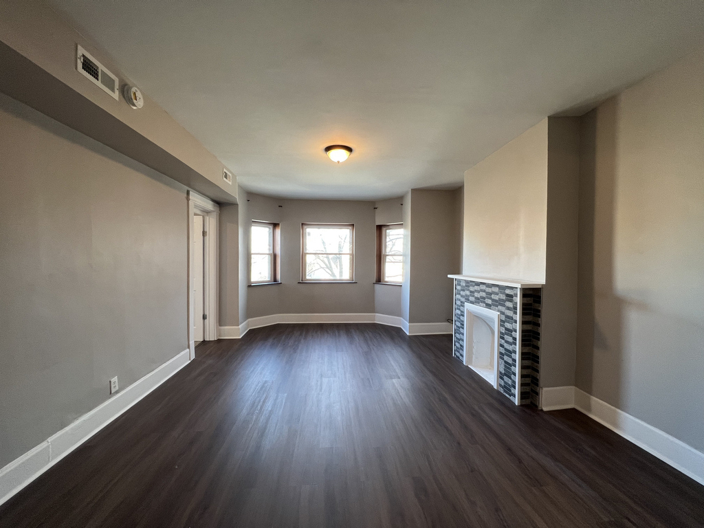 3252 S Princeton Avenue - Photo 2
