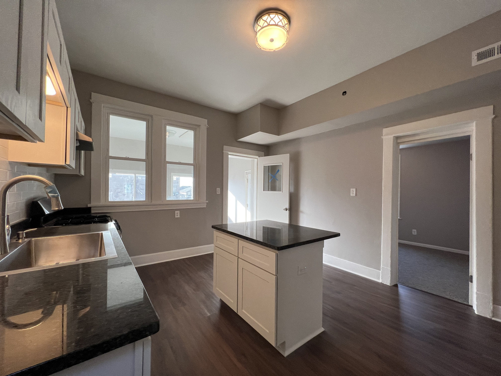 3252 S Princeton Avenue - Photo 7