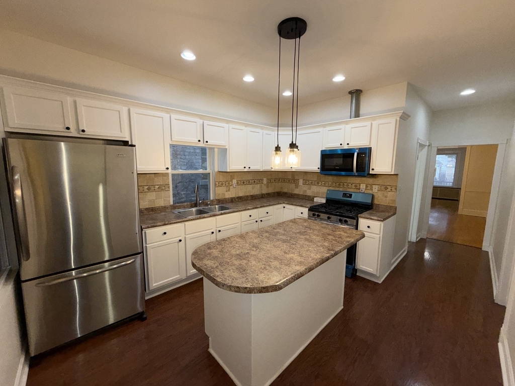 2045 N Tripp Avenue - Photo 8