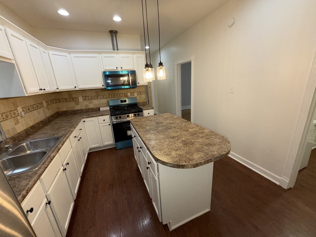 2045 N Tripp Avenue - Photo 9