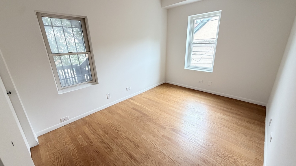 1945 W Thomas Street - Photo 18