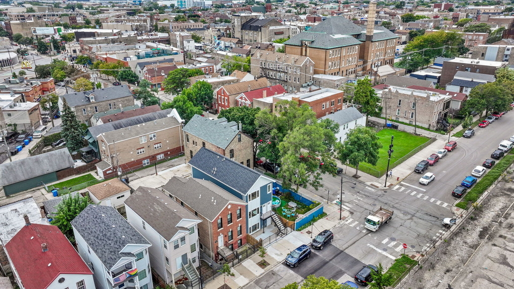 1355 W 16th Street - Photo 20