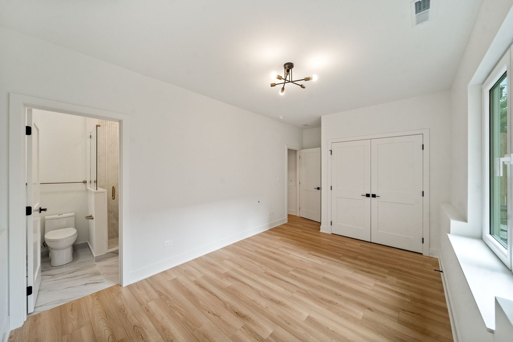 1355 W 16th Street - Photo 10