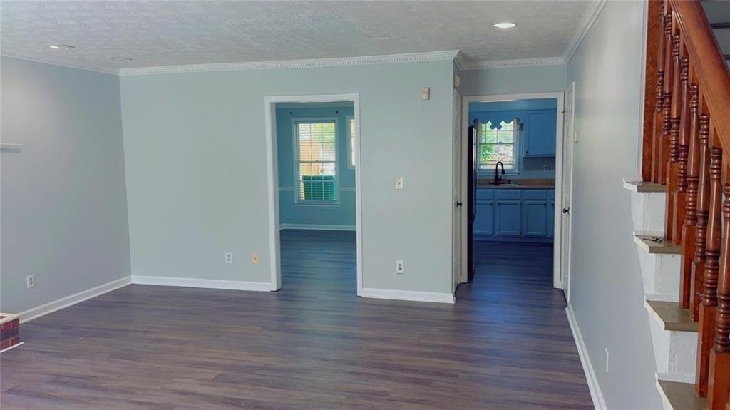 579 Hambrick Square - Photo 2