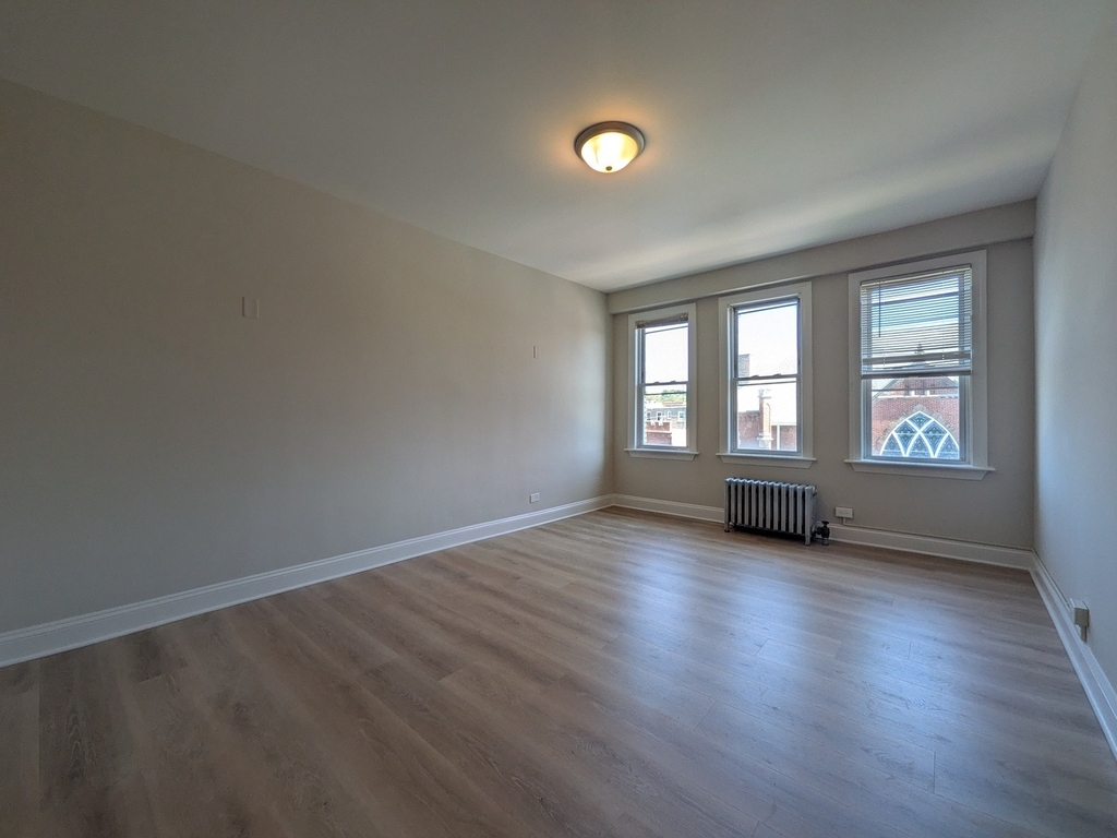 2600 N Kimball Avenue - Photo 1