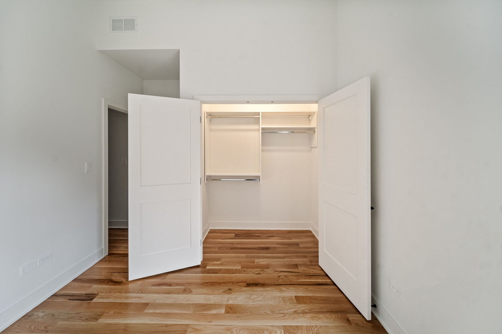 1355 W 16th Street - Photo 11