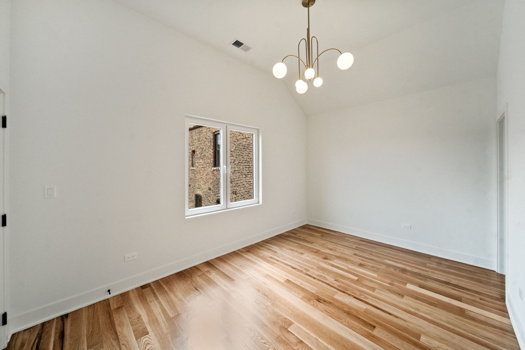1355 W 16th Street - Photo 8