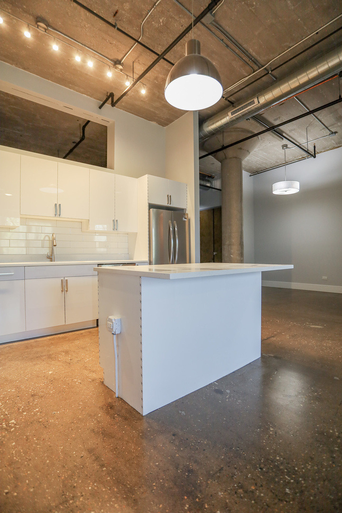 4046 N Hermitage Avenue - Photo 2
