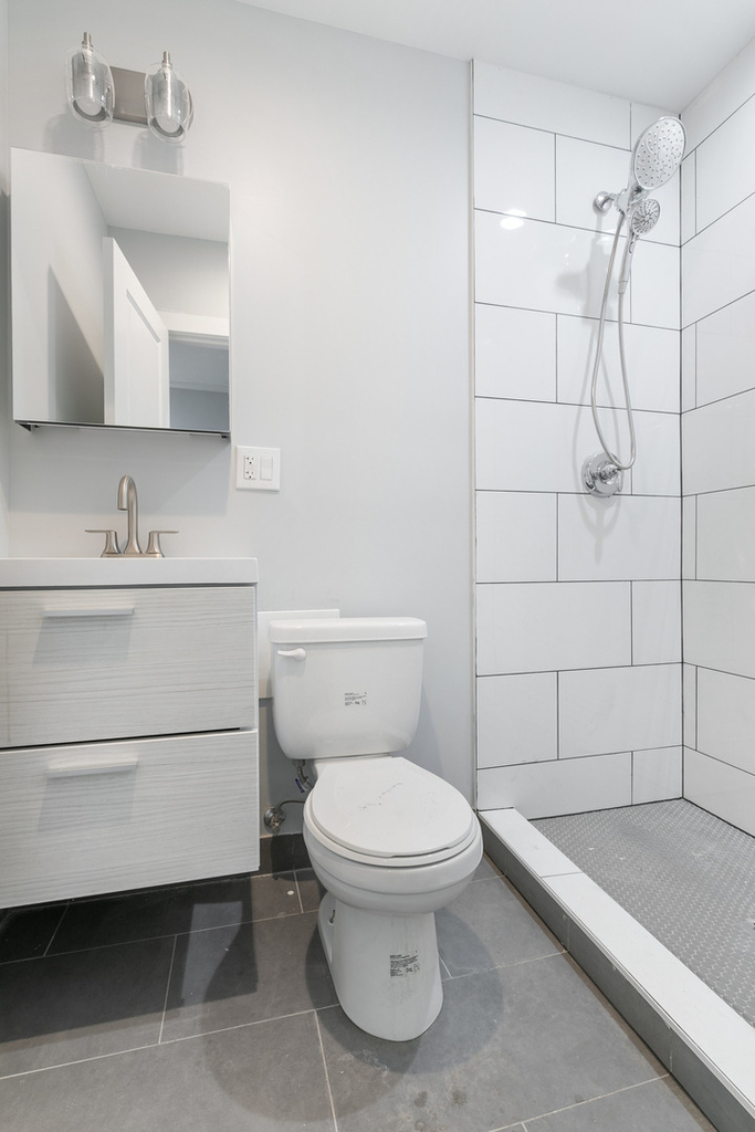 7626 N Eastlake Terrace - Photo 12