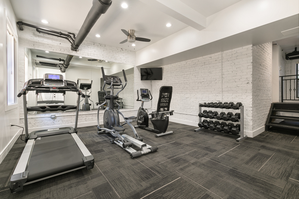7620 N Eastlake Terrace - Photo 10