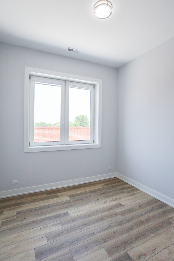 2402 W Carmen Avenue - Photo 8