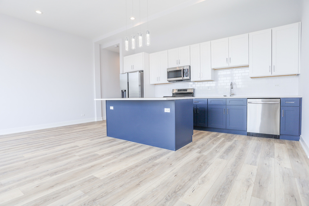 2402 W Carmen Avenue - Photo 2