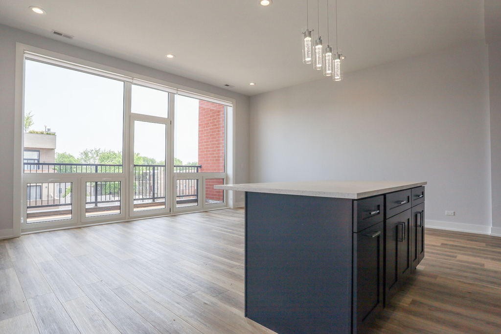2402 W Carmen Avenue - Photo 4