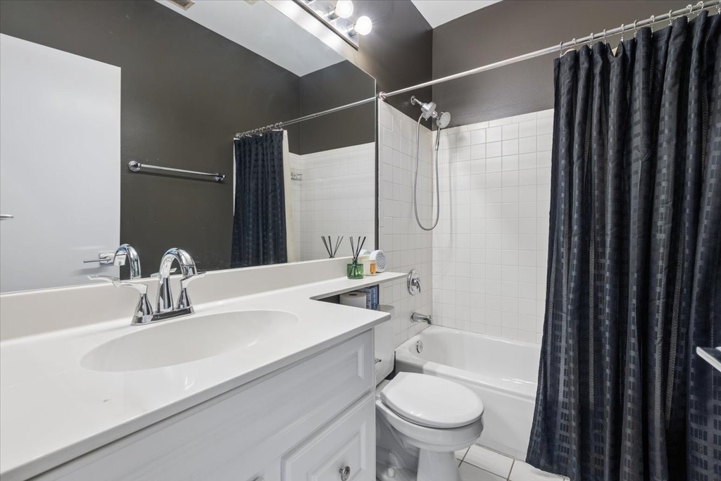 1713 W Diversey Parkway - Photo 21
