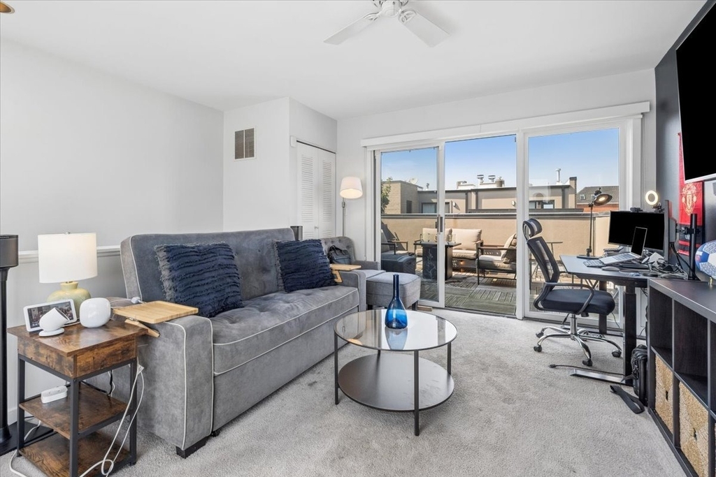 1713 W Diversey Parkway - Photo 23