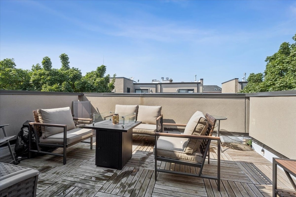 1713 W Diversey Parkway - Photo 24