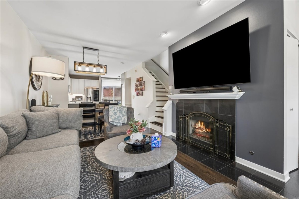 1713 W Diversey Parkway - Photo 6
