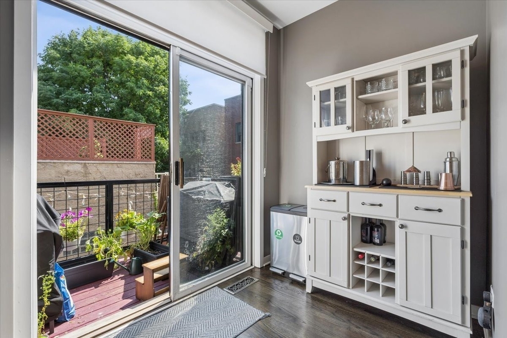 1713 W Diversey Parkway - Photo 13