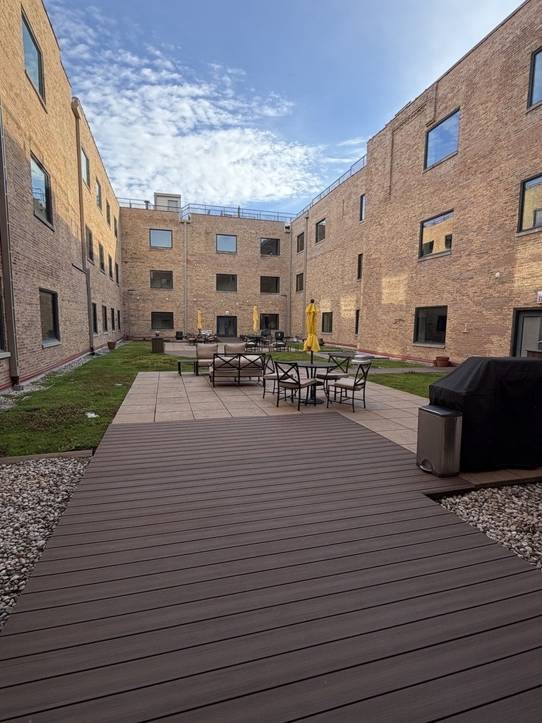 2100 N Racine Avenue - Photo 2